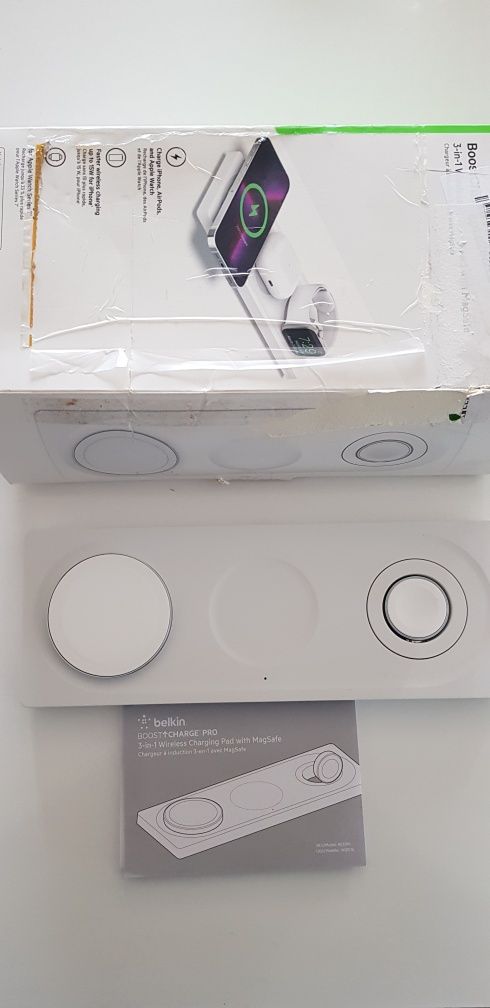 Оригинално 3-в-1 безжично зарядно Belkin BoostCharge Pro 3-in-1