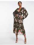 Продавам рокля на ASOS DESIGN