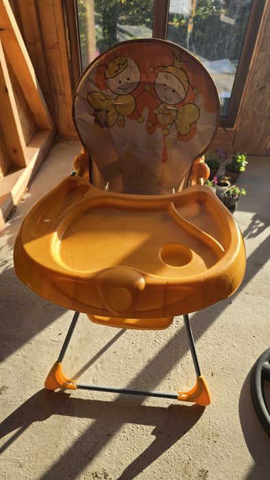 Бебешки стол за хранене