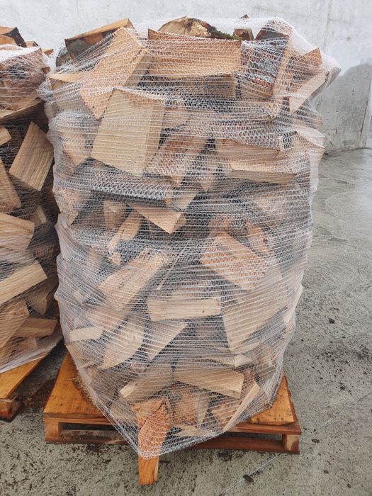 Lemn de foc de fag paletizat livrat la domiciliu