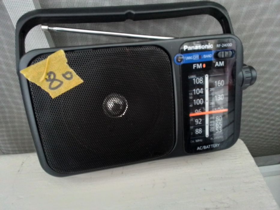 Radio panasonic portabil