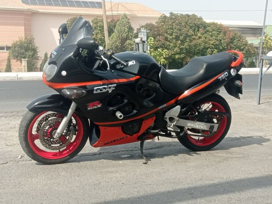 Suzuki 750cc 4000$ Kami bor