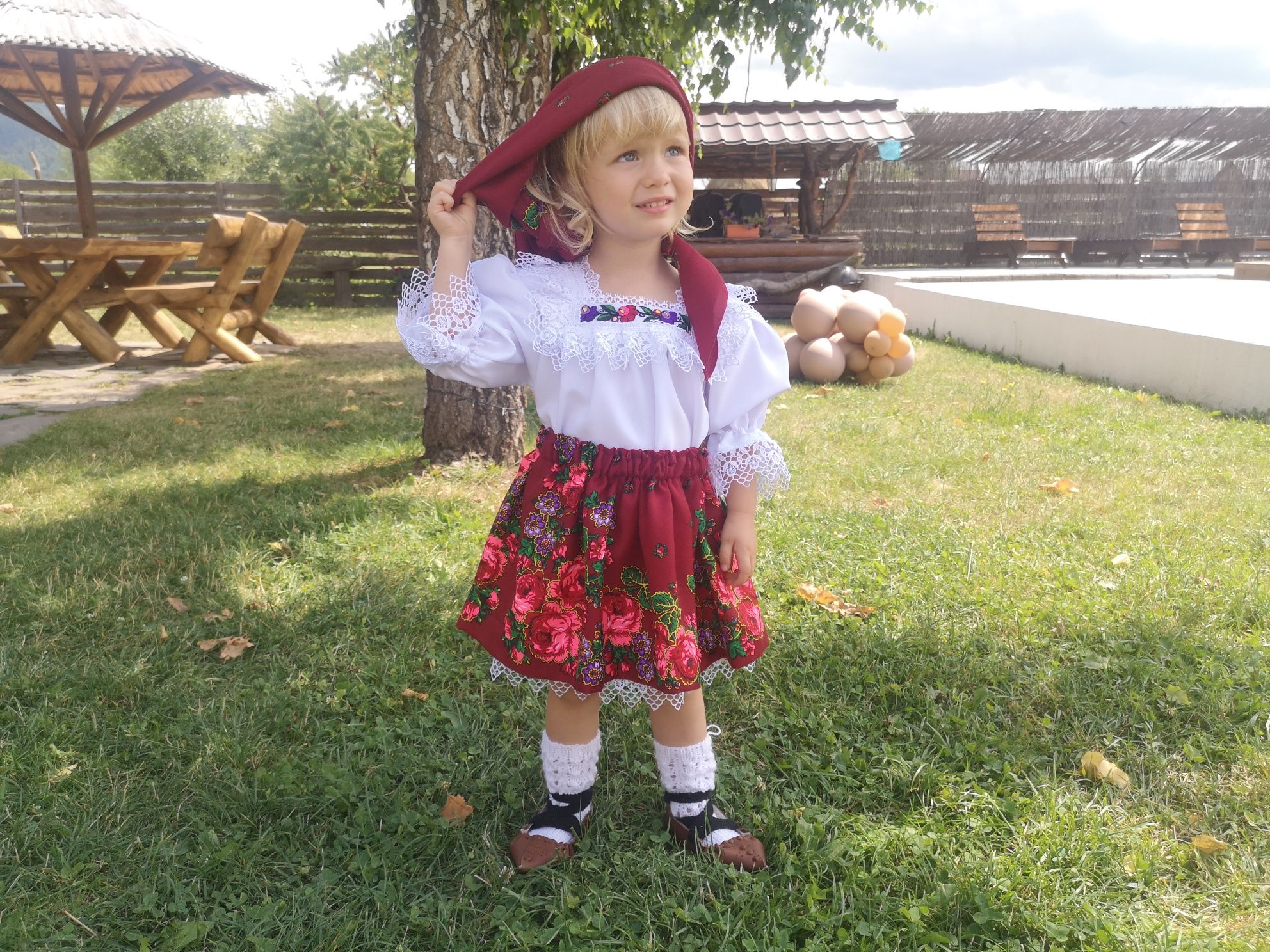 Costum tradițional de Maramureș pentru fete complet