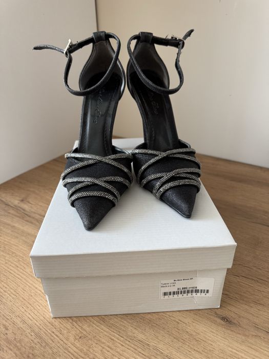 Туфли,босоножки на выпускной и на праздники 38 размер