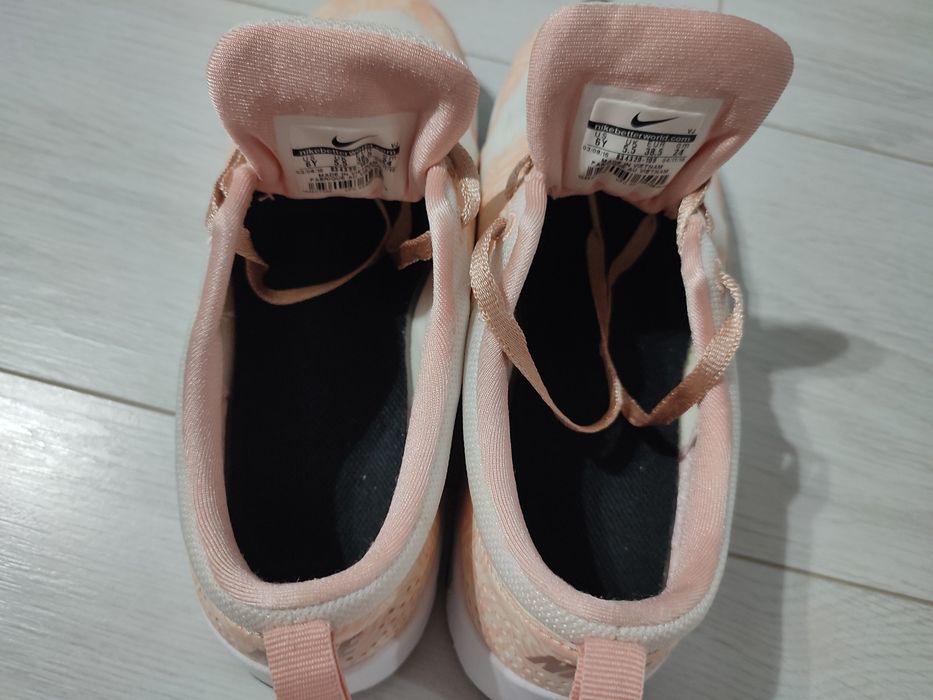 Adidași Nike mărimea 38.5