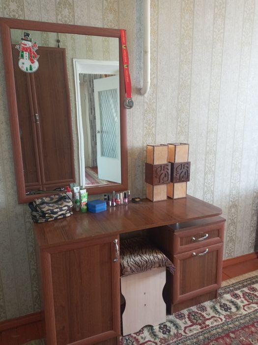 Спальний  гарнитур  90 000