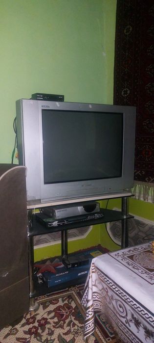 АКИРА.  72 см телевизор сотилади