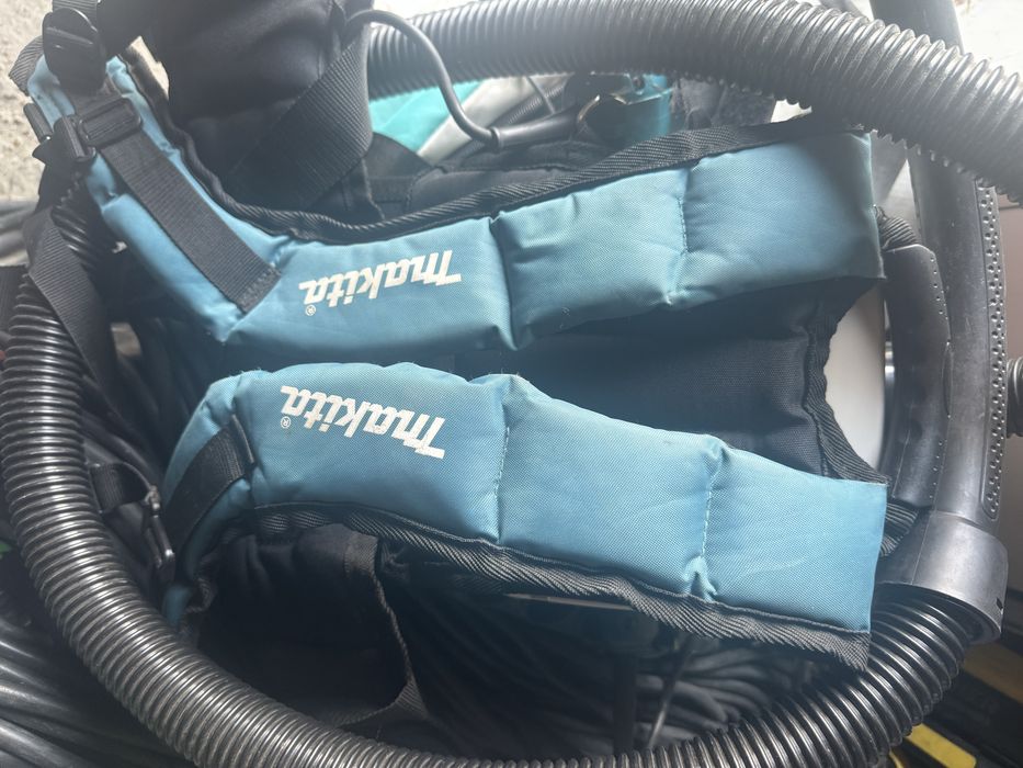 Aspirator Makita DVC261