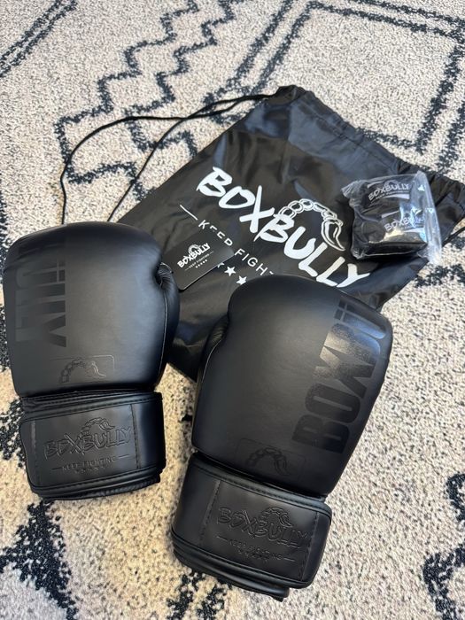 Боксерские перчатки