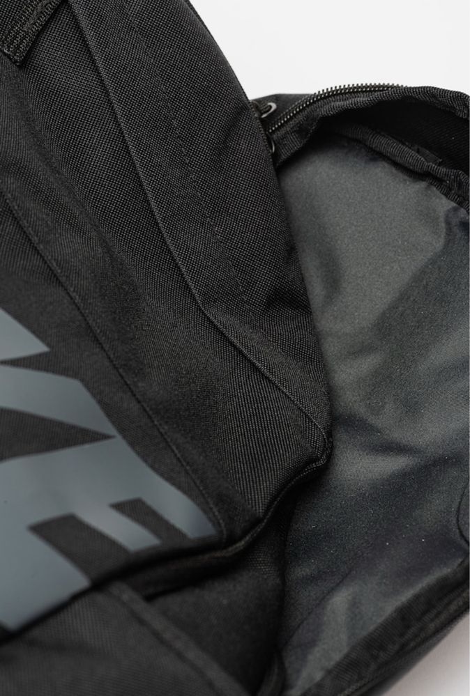 Раница на NIKE.