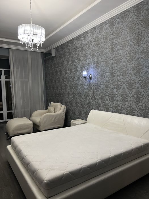 Продам кровать с матрасом