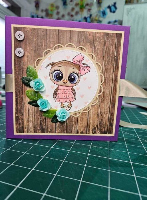 Албумче за новородено момиченце.