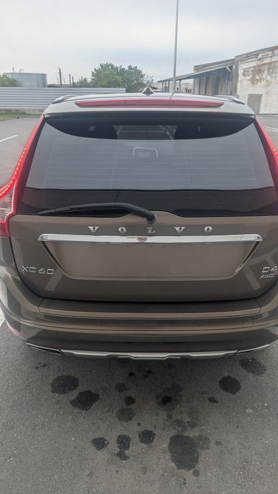 Vând Volvo XC60 D4 AWD 2014