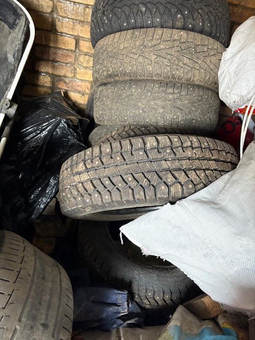 Продам зимниме шины