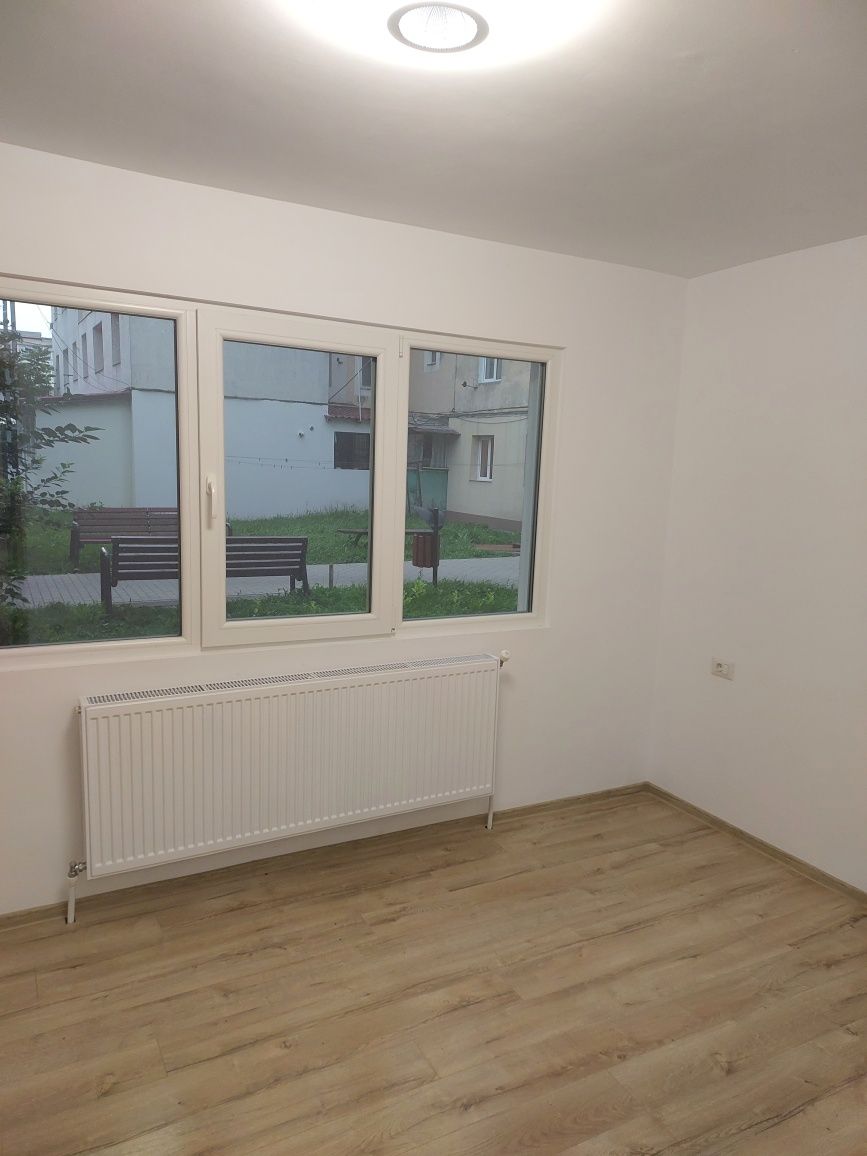 vand apartament 2 camere parter, pretabil birouri sau spatiu comercial