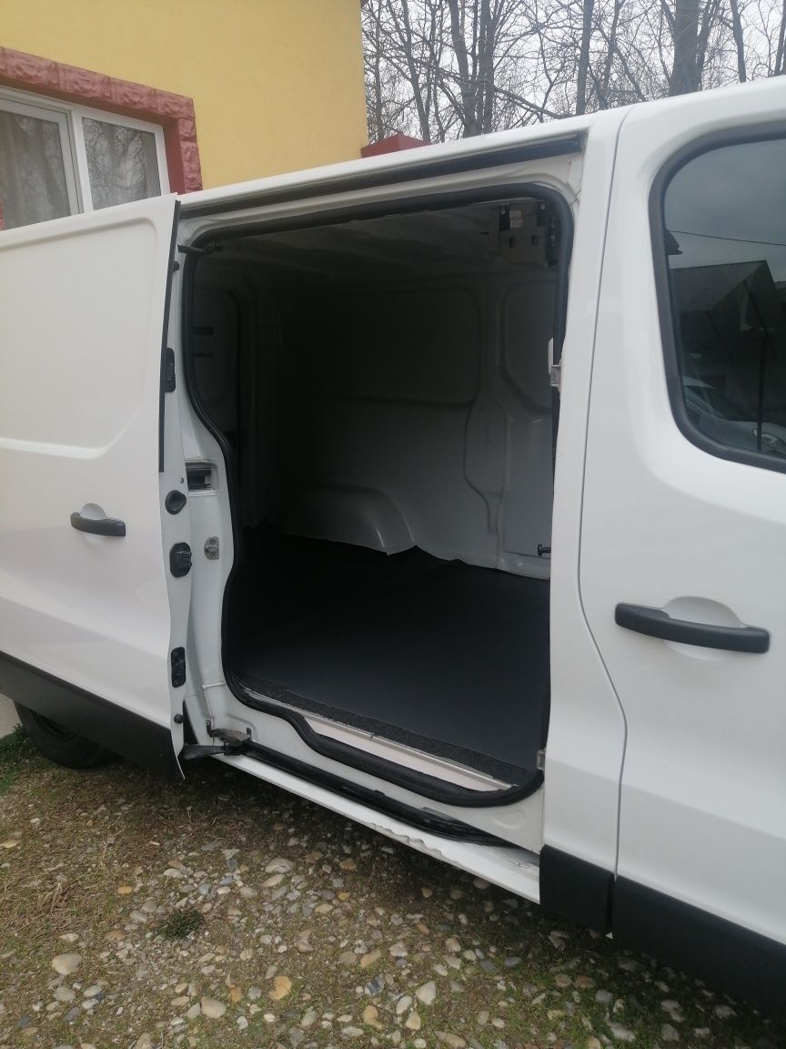 Vând Renault Trafic și Master. A se citi cu atenție anunțul.