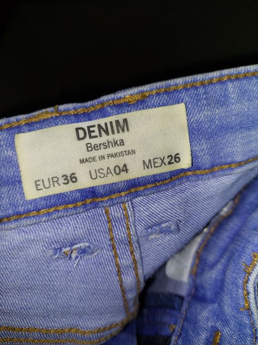 Blugi albaștri mărimea 36