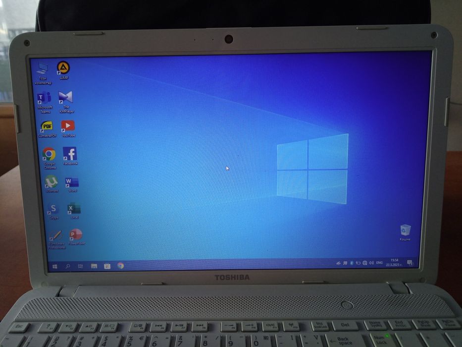 Лаптоп TOSHIBA плюс подарък чанта