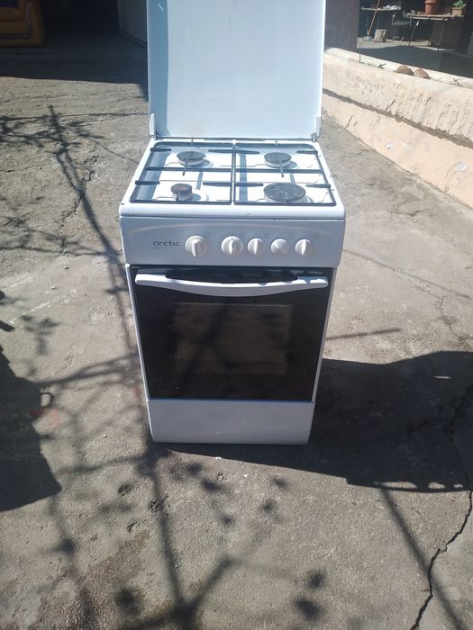 Aragaz cu 4 ochiuri s usatre   usa termopn si toc cu geam termopan