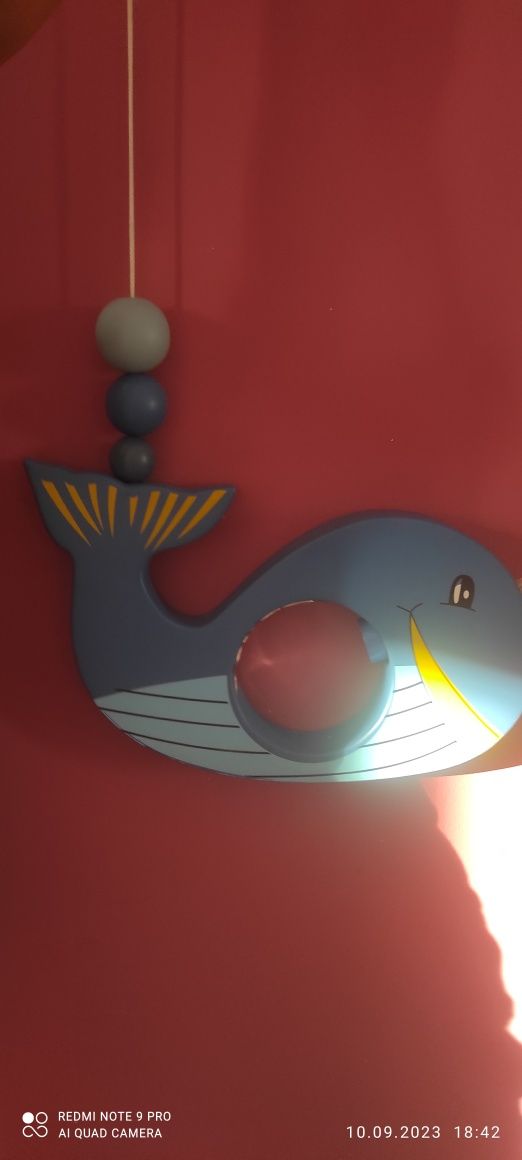 Полилей за детска стая във формата на кит