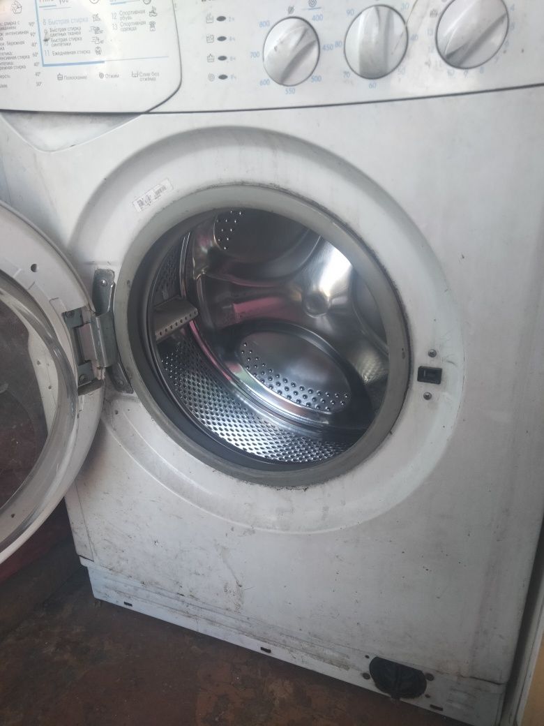 Продам стиралку  indesit