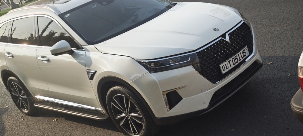 Продаю свою машину Nissan Venucia Star full position