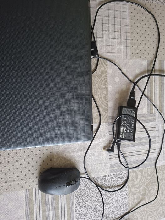 Продавам лаптоп Acer Aspire 5349