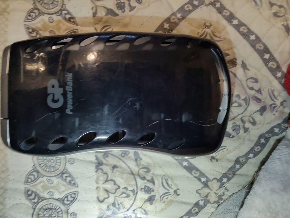 Încărcător GP acumulatori AA/AAA/C/D/9V