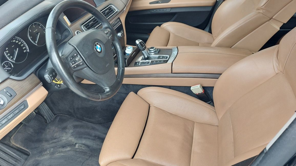 BMW 740D X Drive