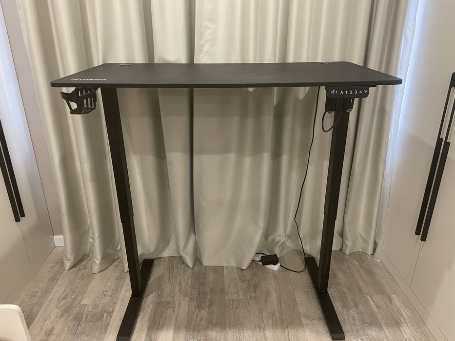 Компьютерный стол Xtreon