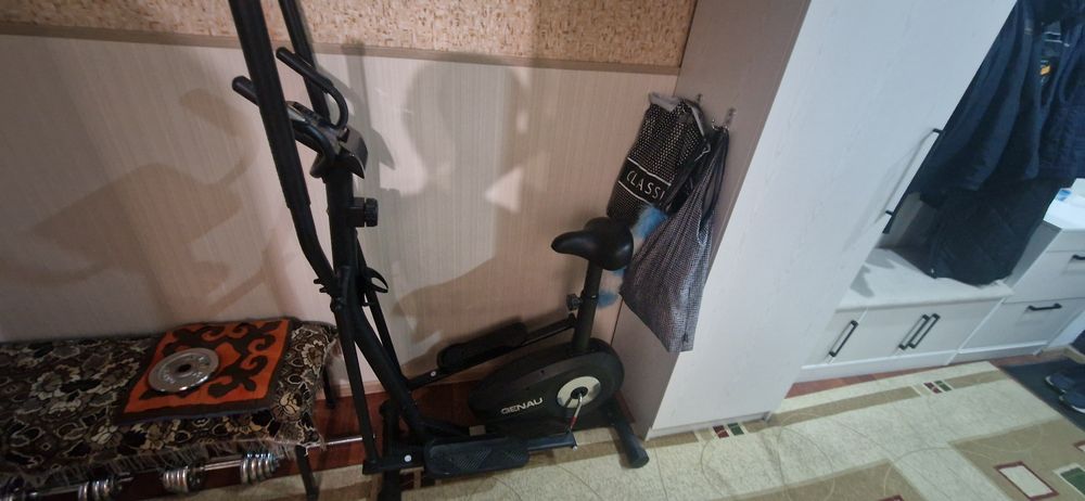 Продаётся эллиптический тренажер GENAU