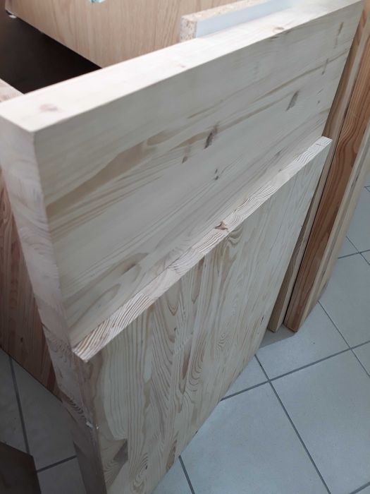 Blat din lemn masiv de pin birouri si spatii comerciale/bucatarii