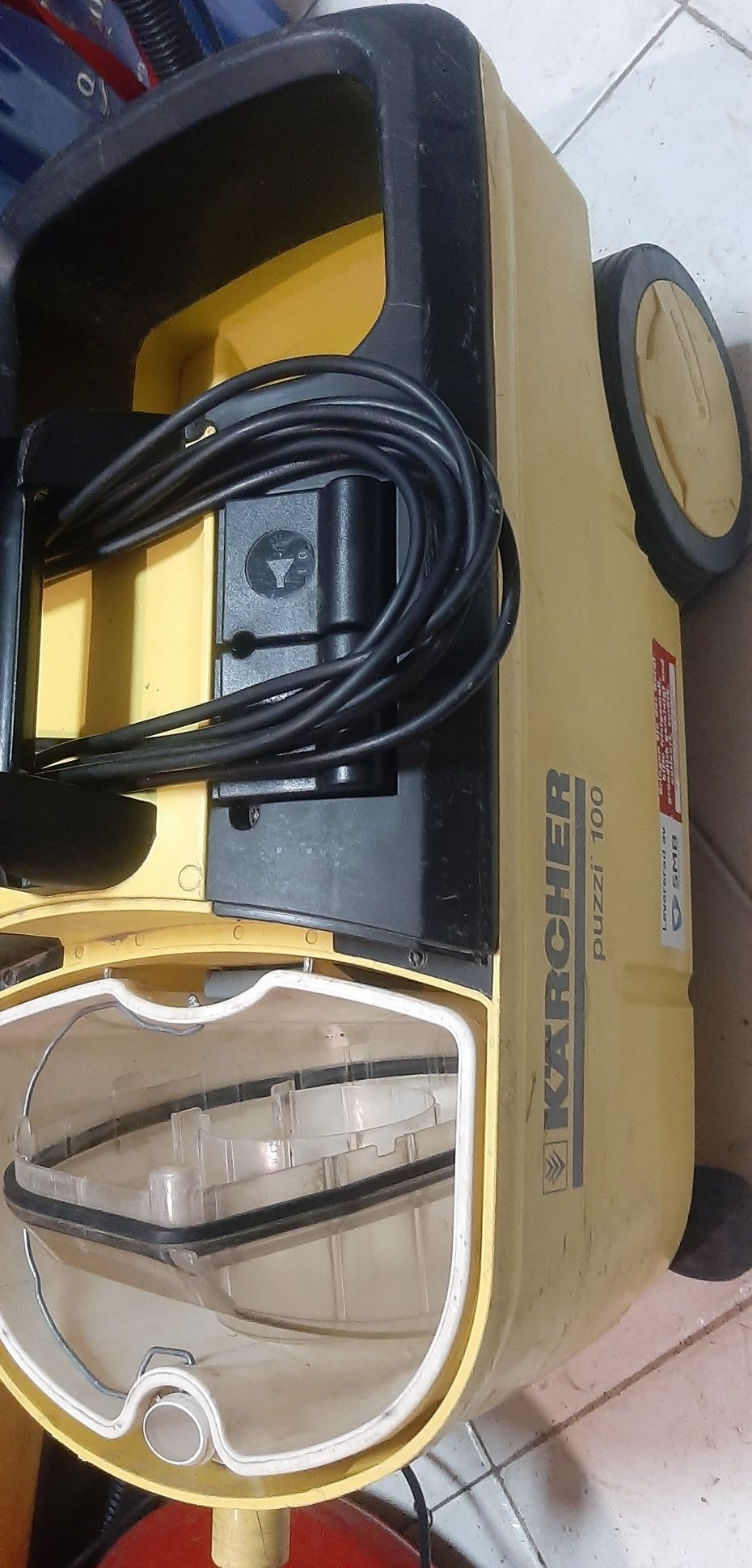 Парочистачка Karcher puzzi