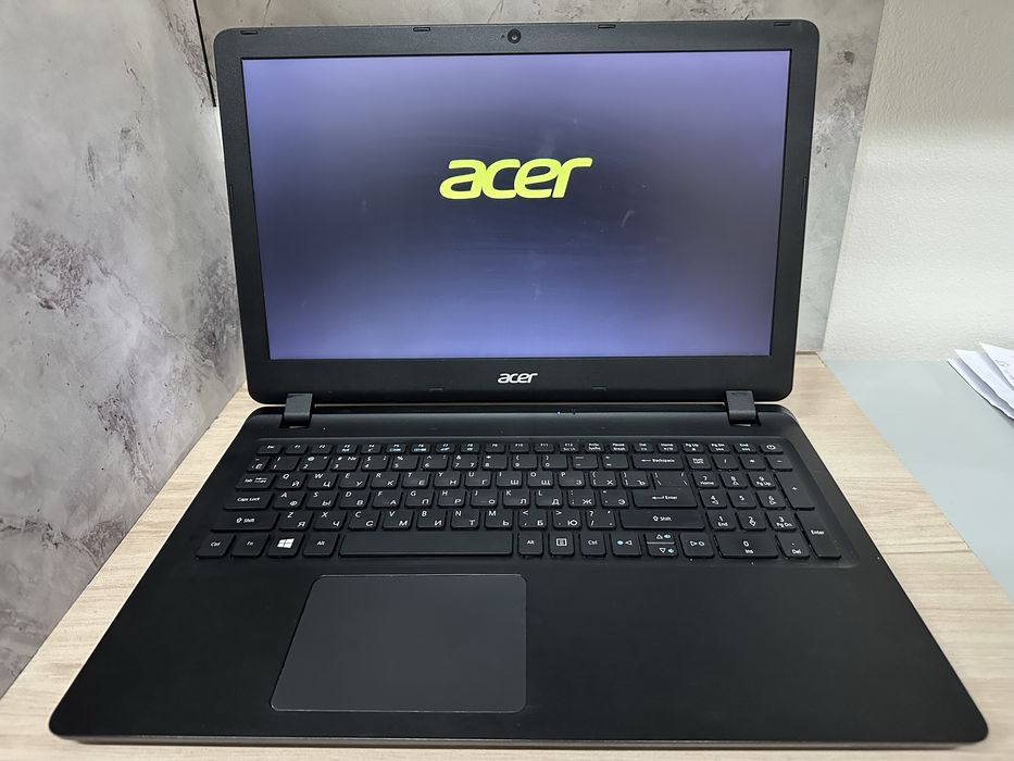 Ноутбук Acer Aspire es1