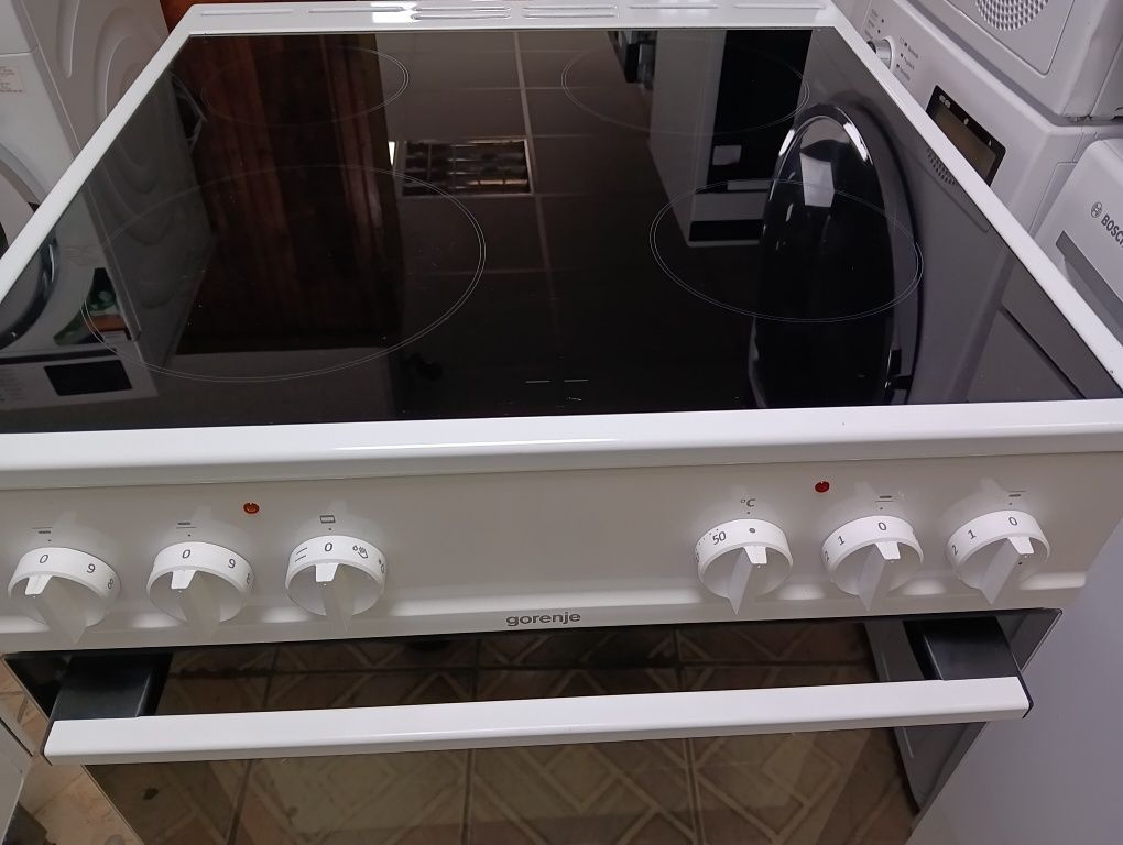 Като нова свободно стояща печка с керамичен плот Gorenje Гаранция!