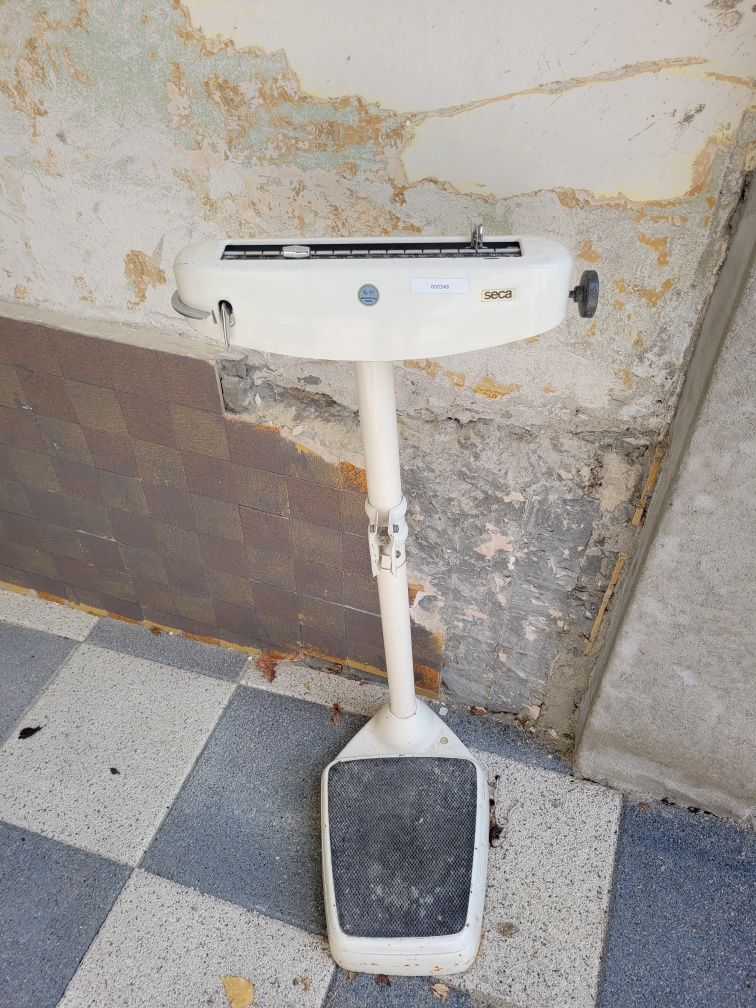Antichități de vinzare