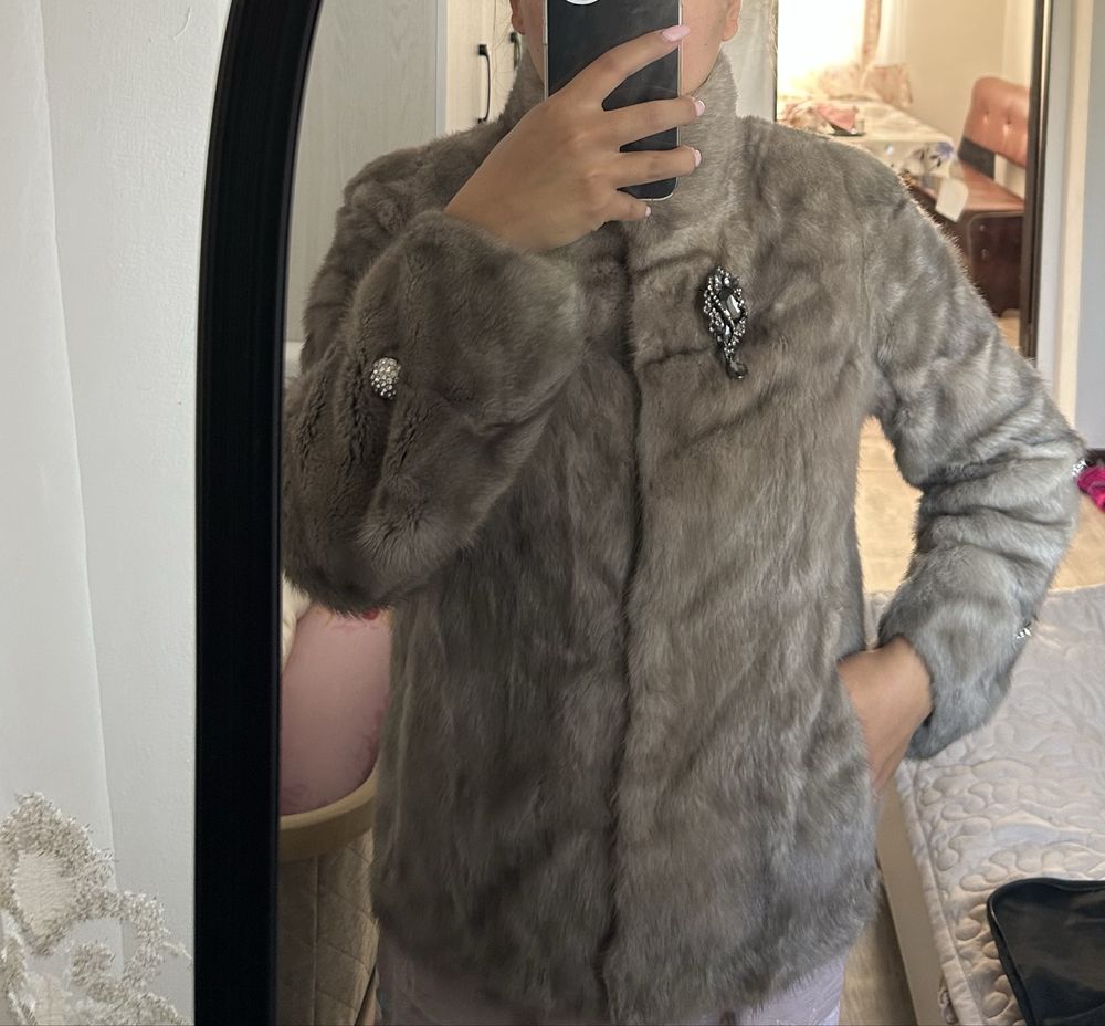 Продается шуба. В отличном состояний.