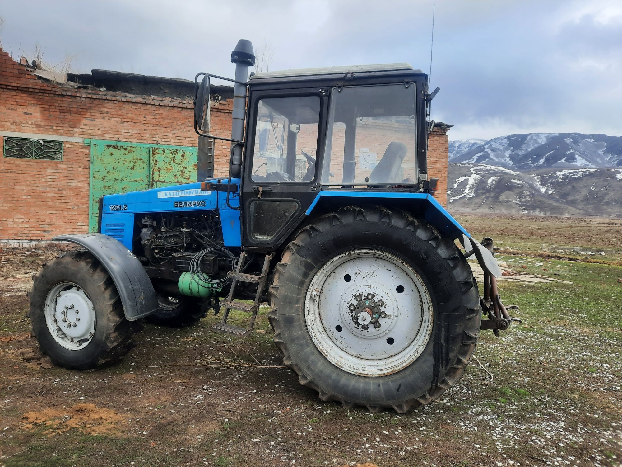 Продам МТЗ 1221.2