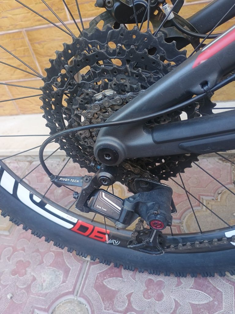 Santa Cruz 26 цола Карбон