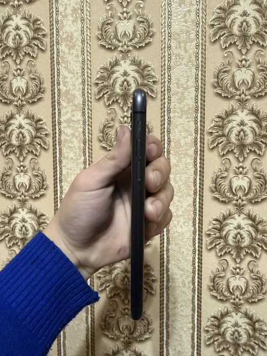 Iphone 11 128gb qora feys turton bor ochilmagan