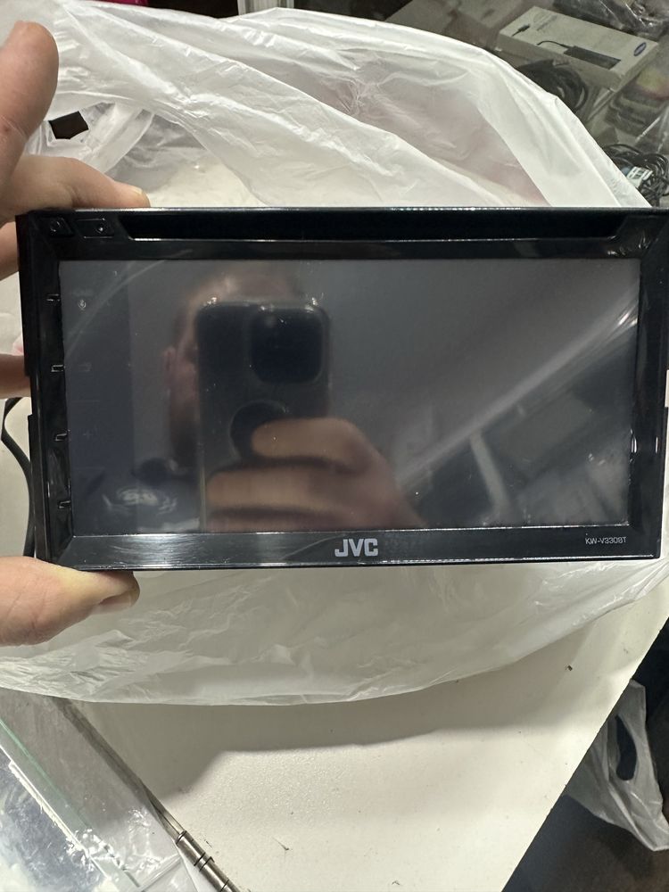 Продам магнитолу jvc