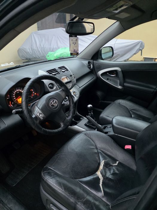 Toyota RAV4 2.2 D-4D • 177 к.с. • 2008 г. • 4x4