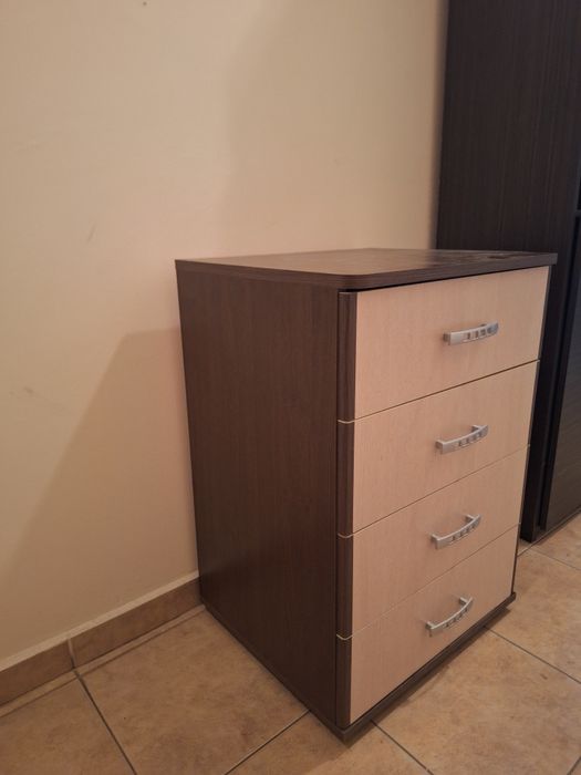 Комод с 4 чекмеджета