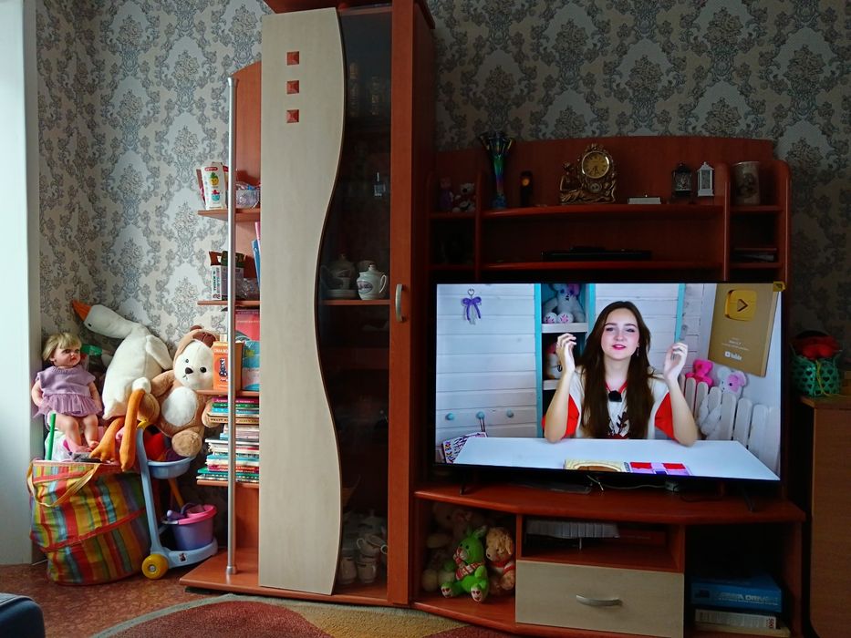 Продам мебельную стенку