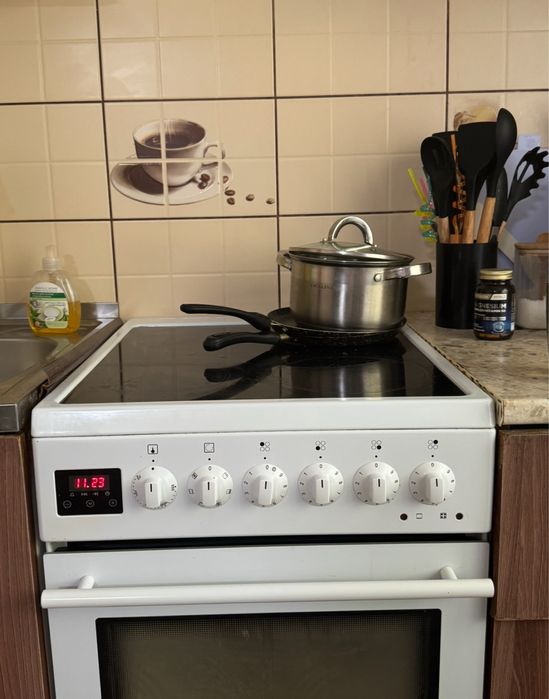 Продам духовку хаер