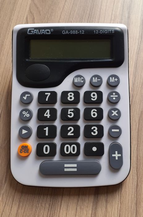 Два калкулатора - малък и по-голям