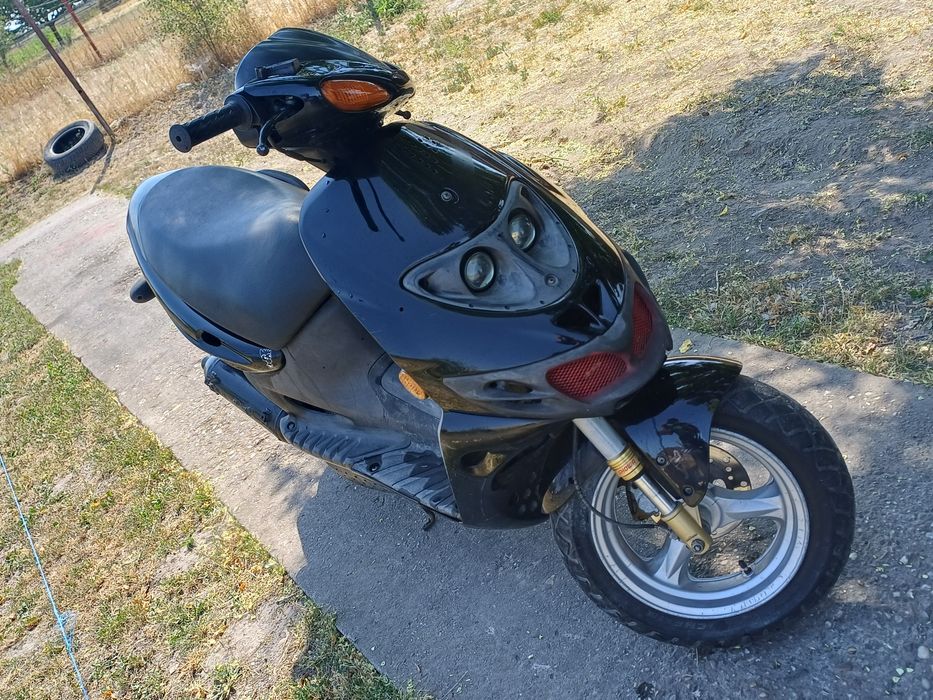 Vând Scuter Suzuki Katana Motor 50cc 2T cu răcire pe apă fără acte