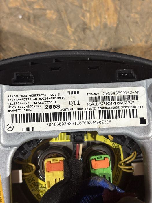 Mercedes w204 2009 година Арматурно Табло с бег в него и бег волан