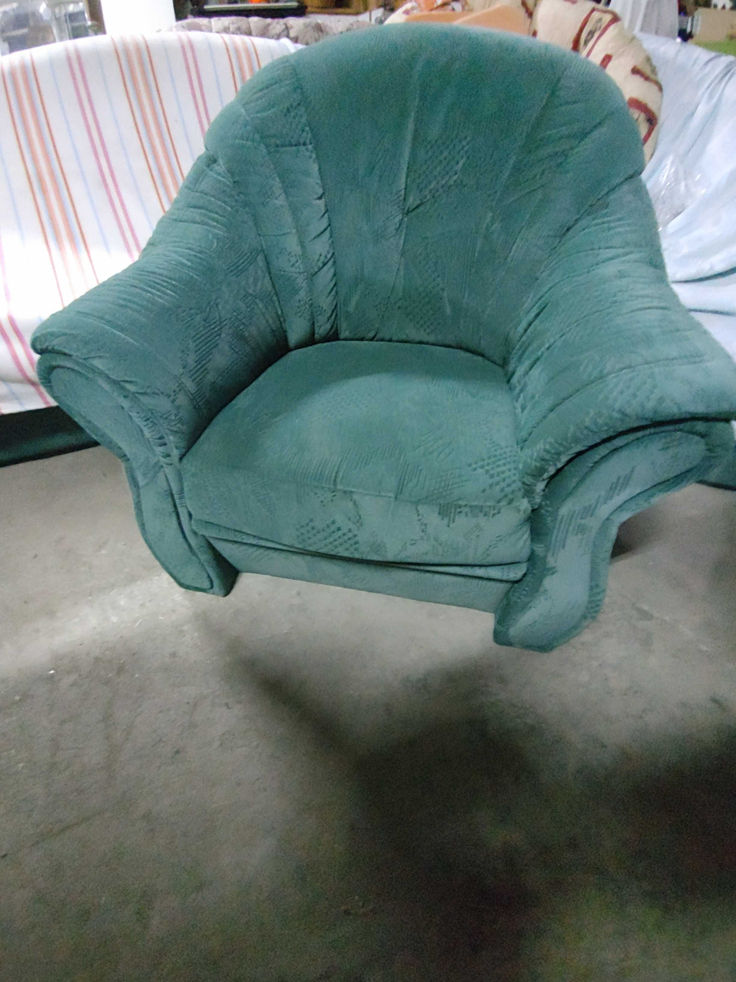 Ъглов диван + единично кресло - Плюшен