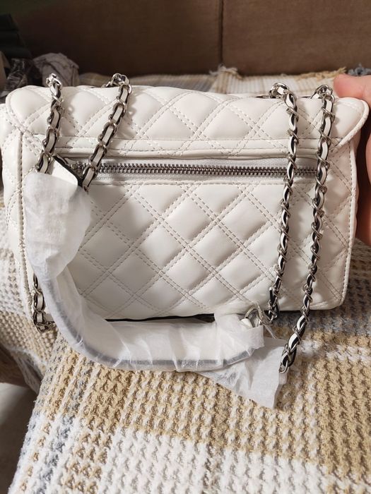 Geanta de mana Guess